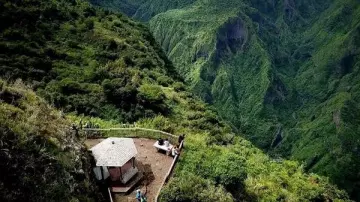 Les plus beaux treks - S02E02 : Traversée de la Réunion